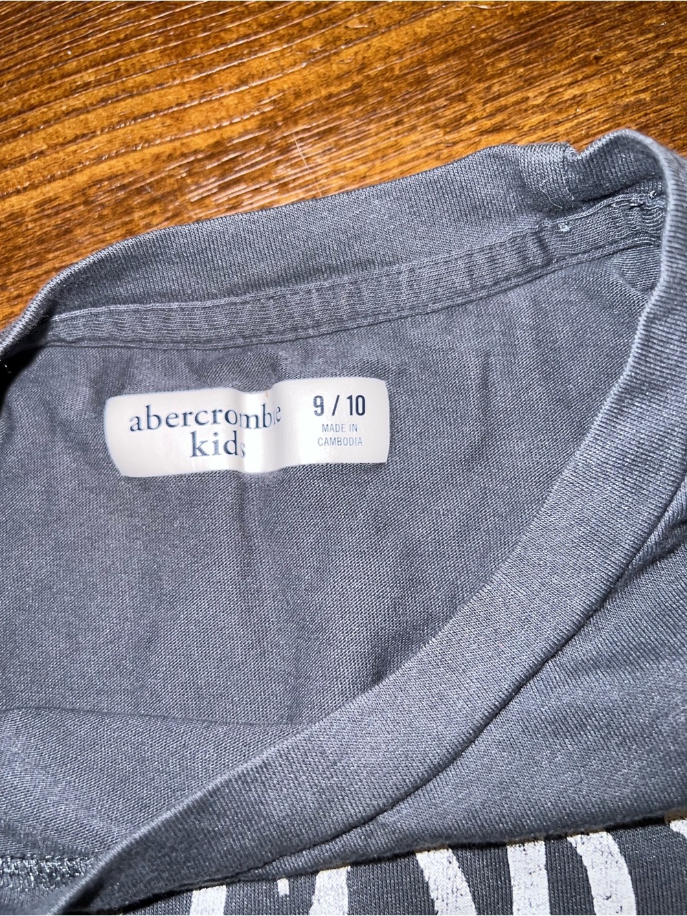 Abercrombie Kids Y2K Short Sleeve Shirt and Long Sleeve Bundle Size 7/8-9/10 - Picture 8 of 8